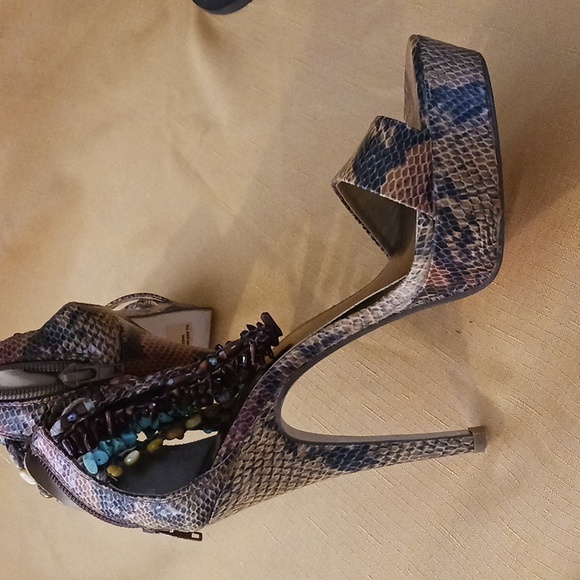 Womans  snake print platform heels size 7 - Picture 9 of 15